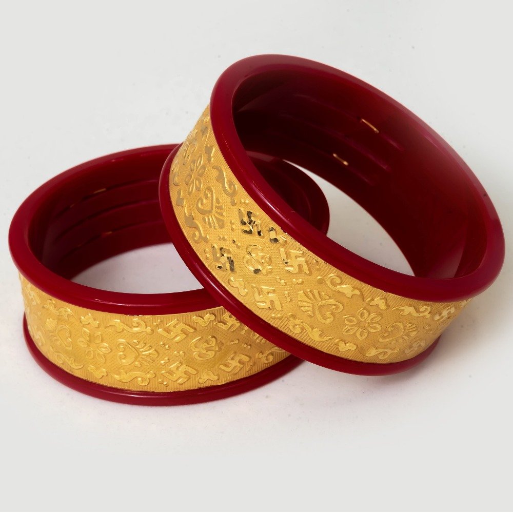 Gold light weight design bangle