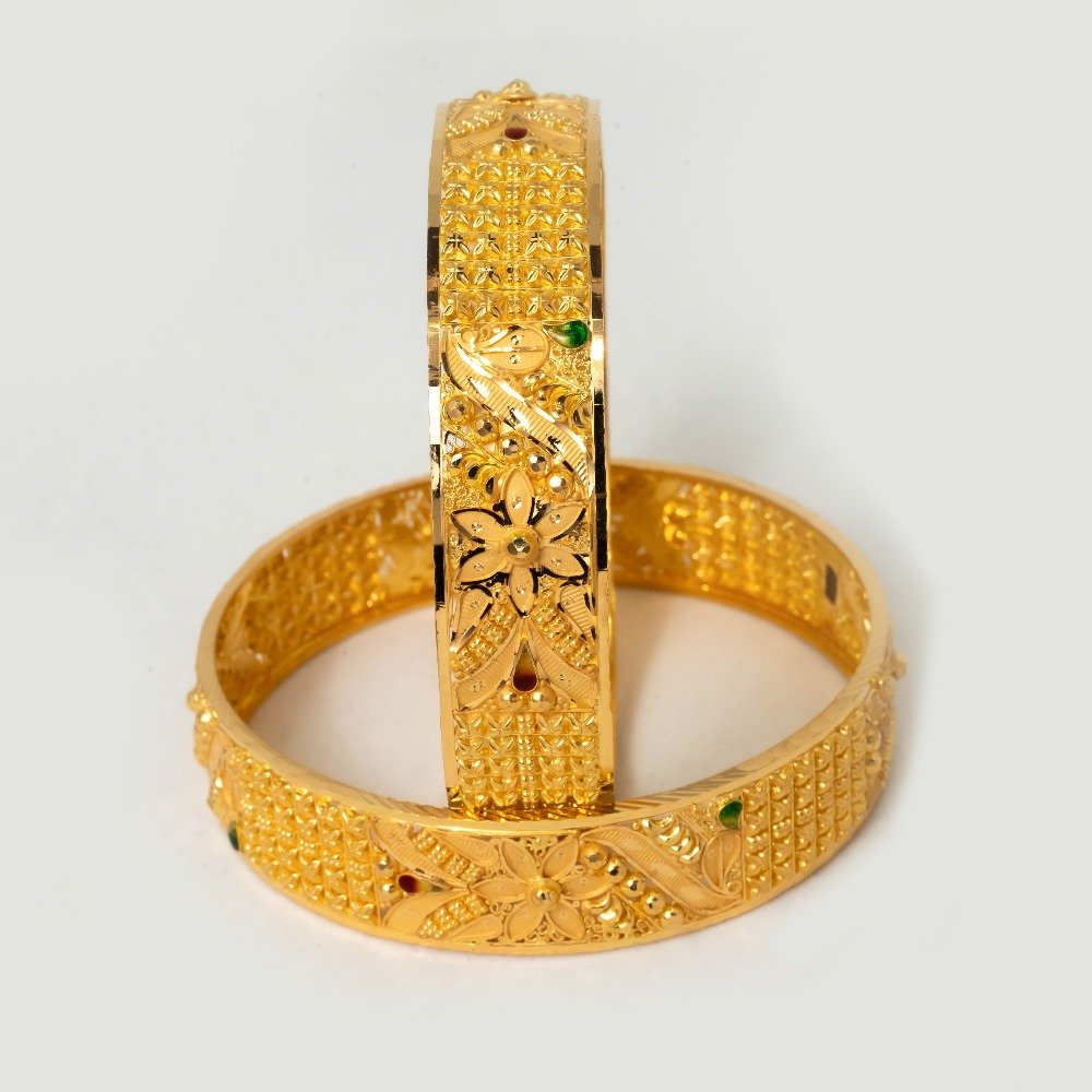 Gold fancy design bangle